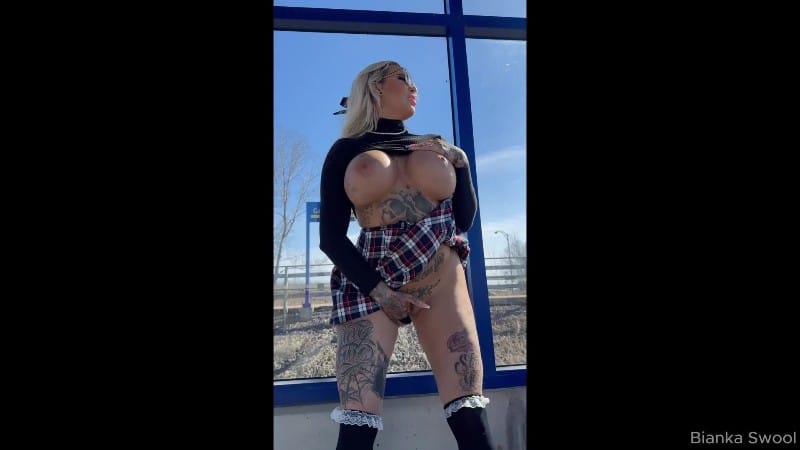 I Risked My Life Sucking This Stranger At The Train Stop Next To People - BIANKA FOX - EMI BOUCHER - GODDESS BIANKA 5