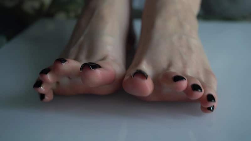 Imilia Audley Controlled by Beautiful Feet Slowburn 3