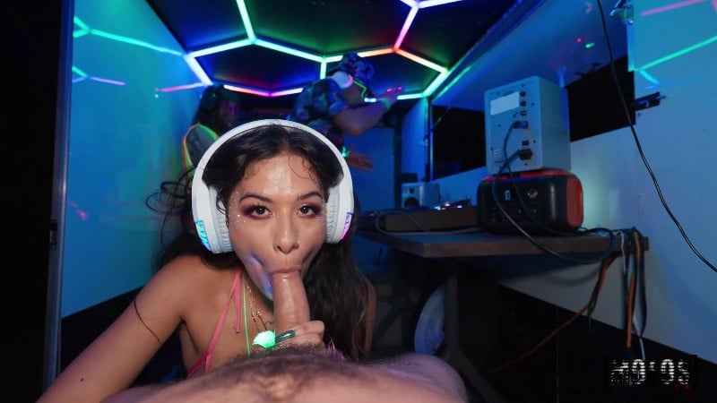 [LetsPostIt | Mofos] 25/10/06 Lux La Fox Silent Disco Party FullHD 3