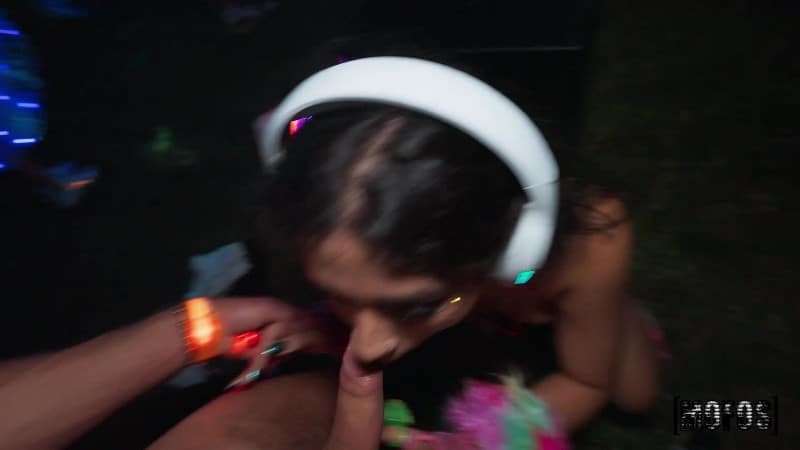 [LetsPostIt | Mofos] 25/10/06 Lux La Fox Silent Disco Party FullHD 4