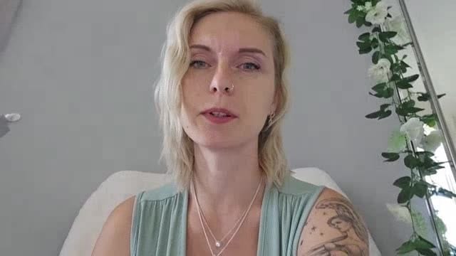 Lexi Snow - Boss Shrinks Her New Personal Assistant 3