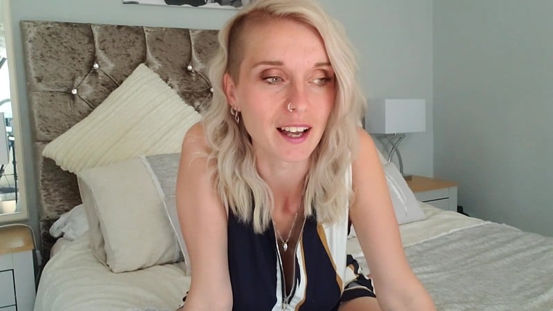 Lexi Snow - Step-Mum Offers Body Tour 2