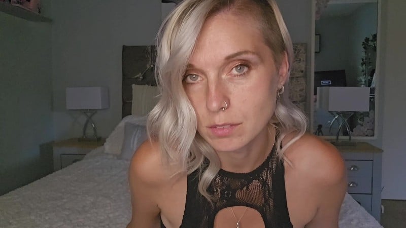 Lexi Snow - Your Wife Begs Whilst You Cum For Me 4