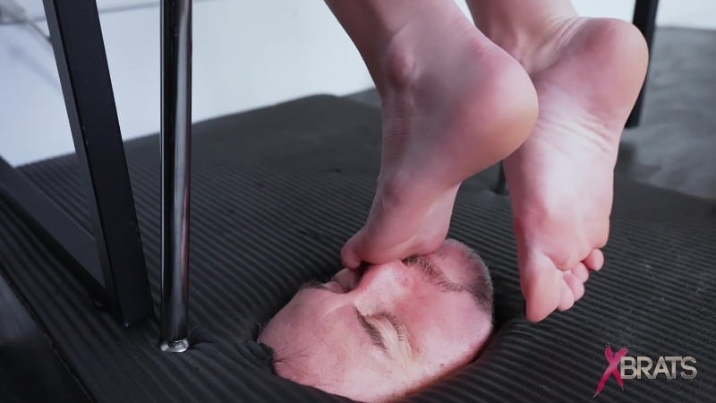 Mandy Wolf Underdesk Ceo 14 Hd 1080P Mp4 2