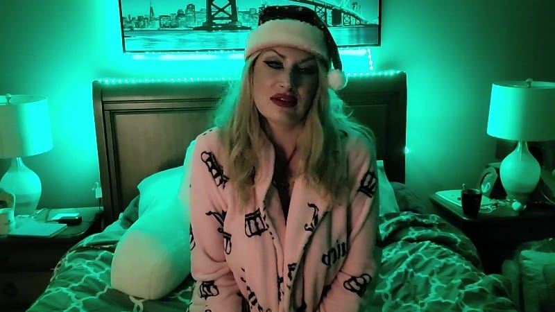 MizzErotique Your woman s best friend seduces 4 Xmas 7