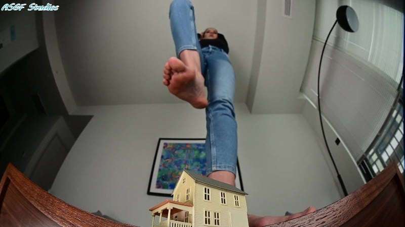 New Model German Milf Crushes Your Home Mp4 37