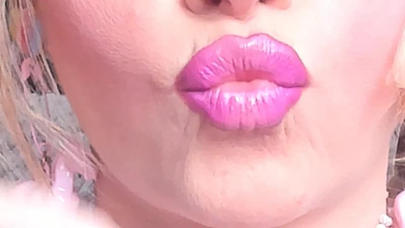 Petite Mercy - Bubblegum Pink Lipstick Licks 5