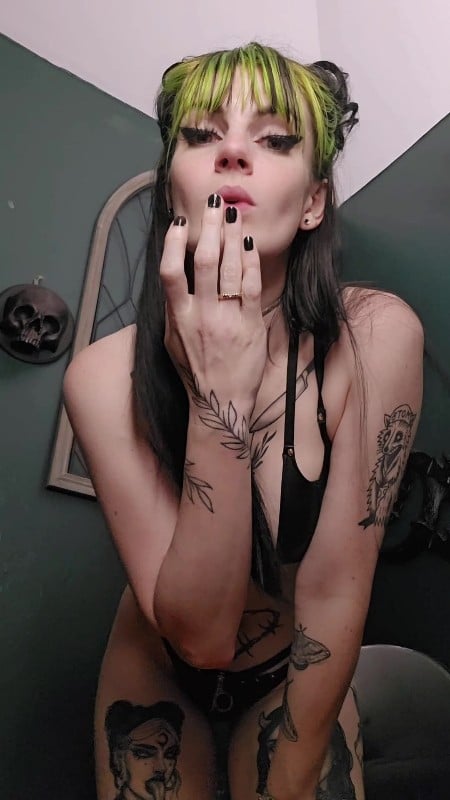 Prettyinpunk92 - Nipple use and bi encouragement 2
