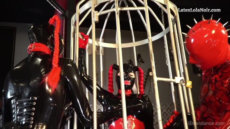 Rubberdolls - Latex Lara And Lola Noir - Used In The Birdcage 4