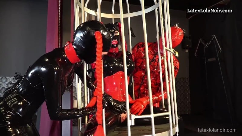 Rubberdolls - Latex Lara And Lola Noir - Used In The Birdcage 1