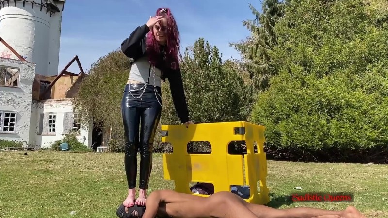 Sadistic Queens - Squishysax - Miss Tiffany Naylor - Grind Your Head Into The Ground 3