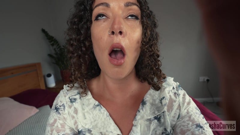 Sashacurves - Controlling A Giantess 1