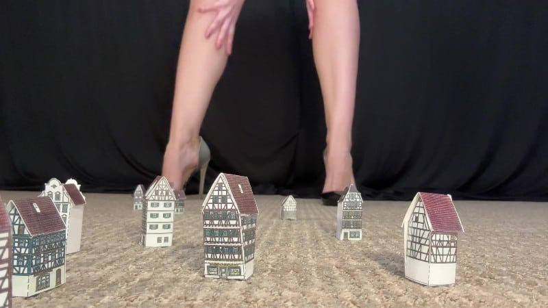 SneezeGoddess - Giantess Destroys Town and You 1