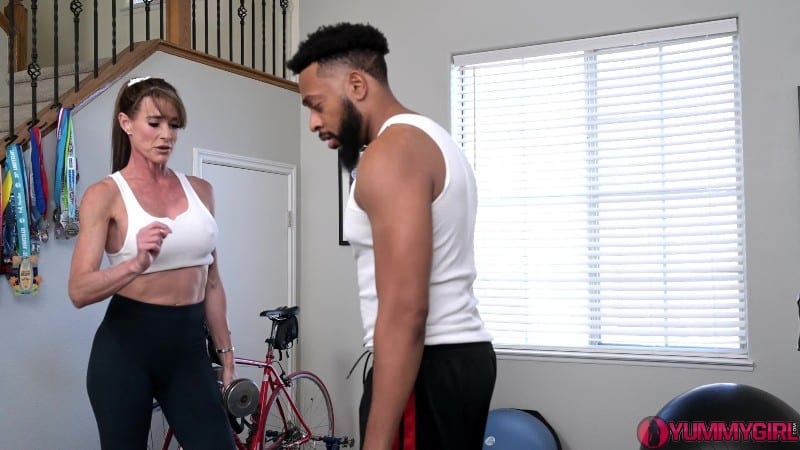 SofieMarieXXX 25/09/26 Ripoff Workout The Beginner FullHD 1