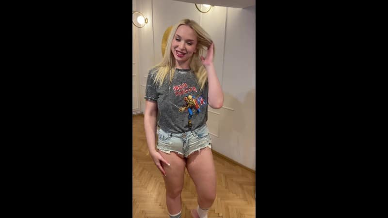 Super Hot Gamer Girls Tightest Pussy Camel Toe Wedgie And Super Slow Flaccid To Hard Cock Teasing Session - Vera - IGNORINGHANDJOBS 1