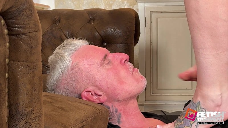 Today-He-Ll-Get-My-Feet-Hard-In-His-Face-Foot-Domination-With-Mistress-Sarah-4K-Uhd-Mp4 5