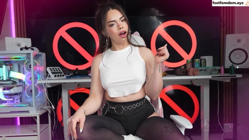 Urlilgoddess - No Friends No Girlfriend No Problem 2