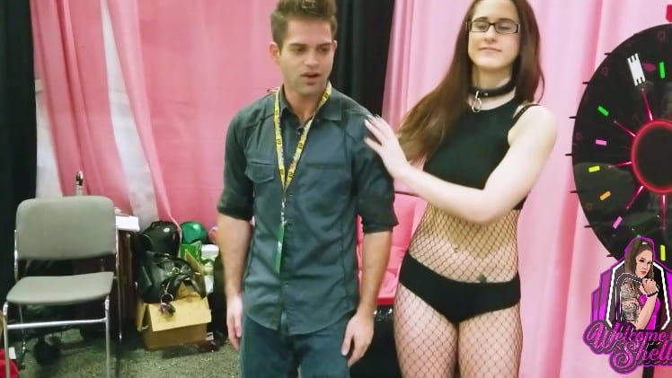 Welcome To Shell - Akirashell - Public Ballbusting At Exxxotica 3