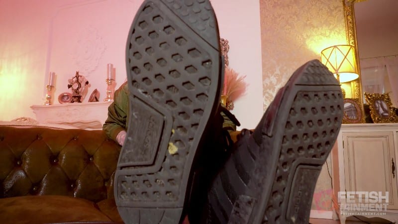 You Re Licking Everything Off My Feet Foot Humiliation With Mistress Sarah 4K Uhd Mp4 33