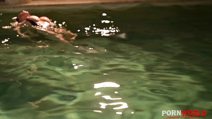 After A Dip In The Pool Stunning Carla Bloom Gets Fucked [2160p] 1