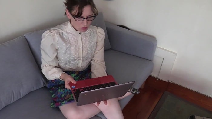 Bettie Bondage - Mind Control Gum For Mom 1