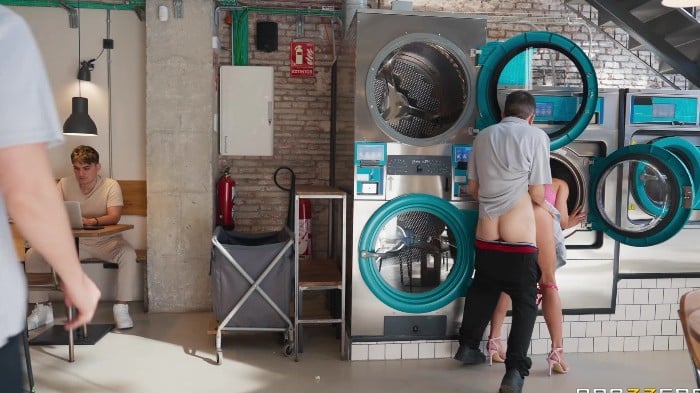 [Brazzers] Sienna Day - Double Loading The Laundromat Milf 2025 [1080p] 70