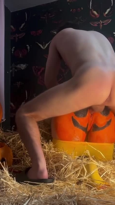 Creampie In Pumpkin Patch 5