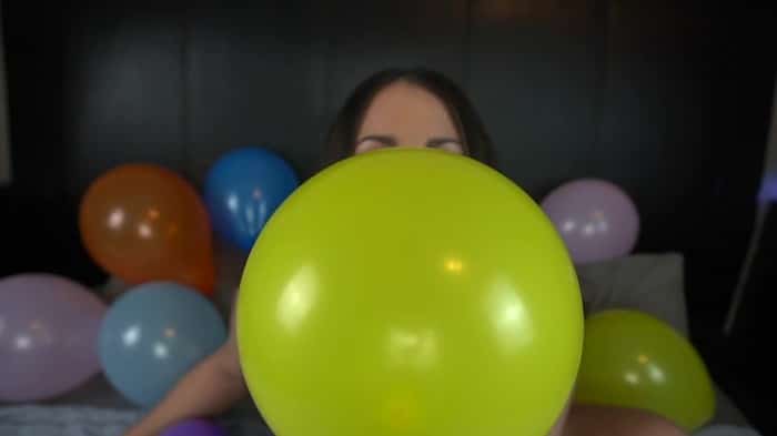 Girlontop880 Naked-Babe-Blows-Up-Balloons 5