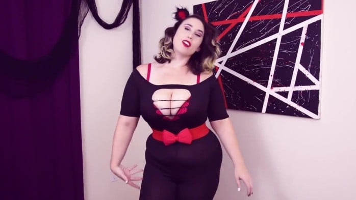 Kitty Leroux - Halloween With Mommy (720p) 2