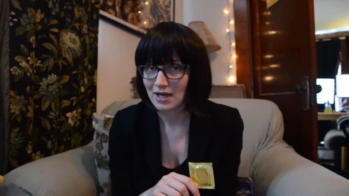 [ManyVids] Bettie Bondage - Condom How-To Handjob (720p) 2
