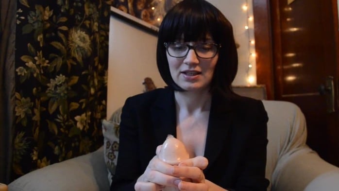 [ManyVids] Bettie Bondage - Condom How-To Handjob (720p) 3