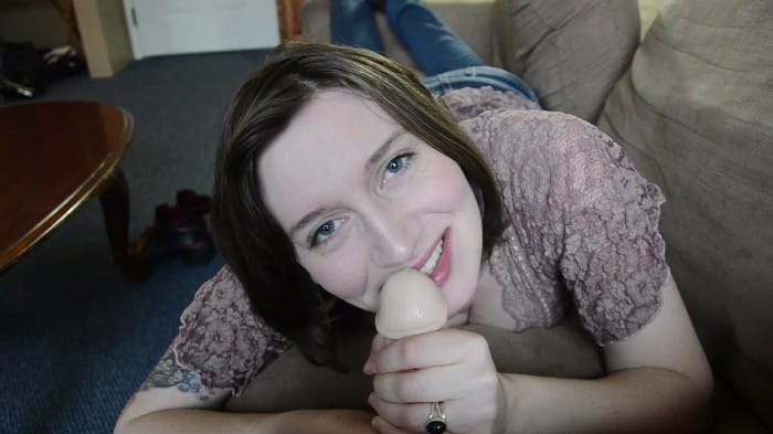 [ManyVids] Bettie Bondage - Mom Models Jeans For You (1080p) 3