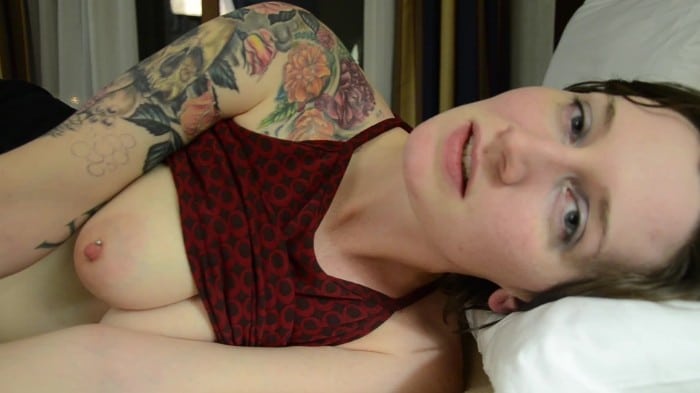 [ManyVids] Bettie Bondage - Teaching Sis To Kiss (1080p) 5