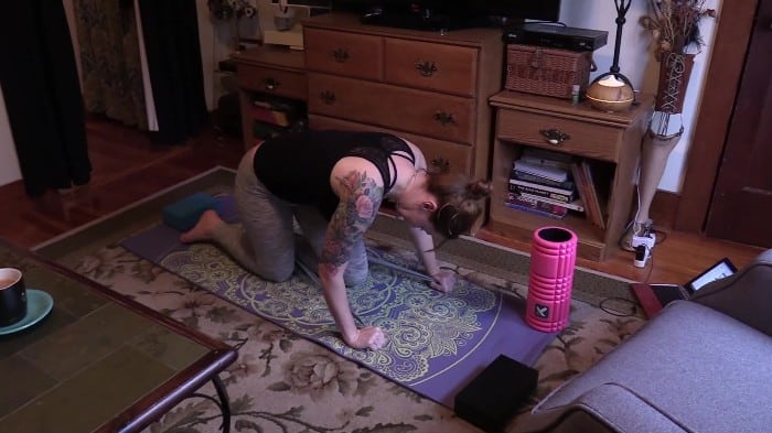 [ManyVids] Bettie Bondage - Yoga Milf Masturbates And Squirts (1080p) 1