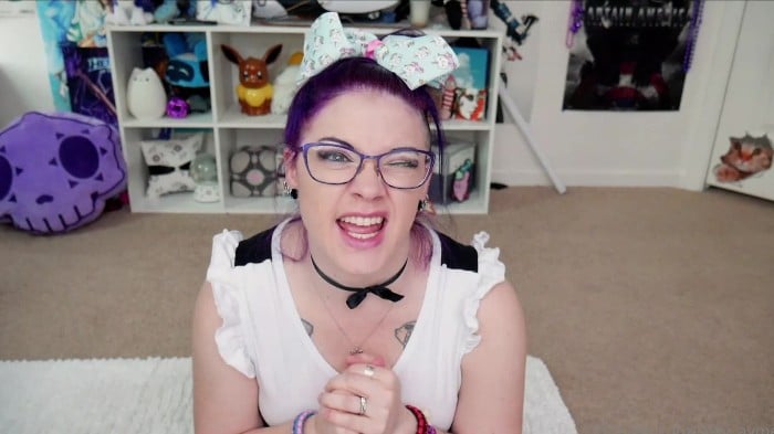 [ManyVids.Com] Sexy Aymee - Virgin Step-Sister 2