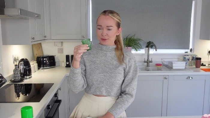 [ManyVids] Brea Rose - Potion Turns Mommy Into A Whore 1