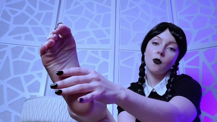 [ManyVids] Tinyfeettreat - Wednesday Addams Tests Your Foot Fetish 4