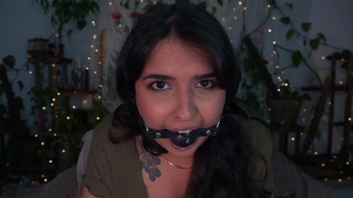 Mayapetite Stupid-Slut-Talks-Through-Ballgag 3