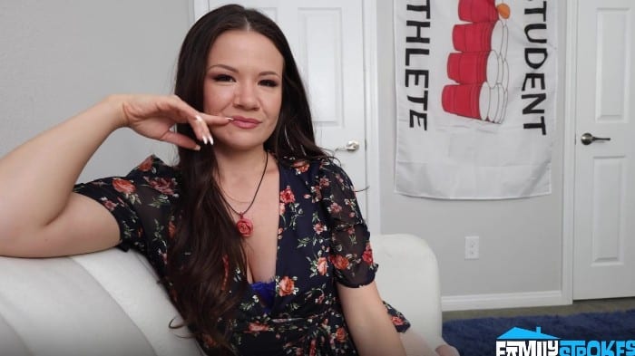 [PervMom] Alison Rey - If You Cum On Your Stepmommy's Pantyhose, She'll Wear Them To Fuck You (2025-10-20) [2160p] 2