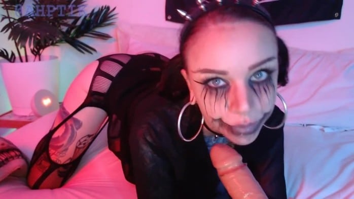 Scary Slut Blowjob 2