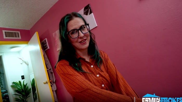 [SisLovesMe/TeamSkeet] Amber Maddie - Sneaky Sex: My Dick In A Box Prank Got Me Laid! {amber Maddie Family Stokes Debut} (2025-10-04) [1080p] 3