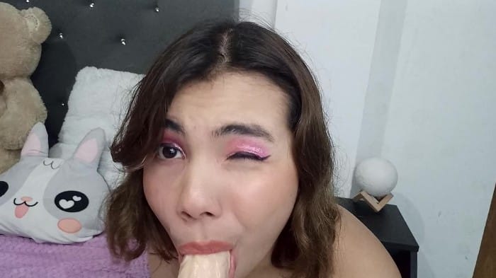 Girlfriends - October 16, 2025 Sofi Bosse Shy-Girlfriend-Farts-And-Blowjob 2