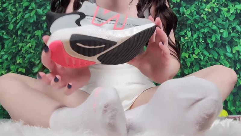 thetinyfeettreat - tennis girl sweaty feet pits joi 2022 10 28 5