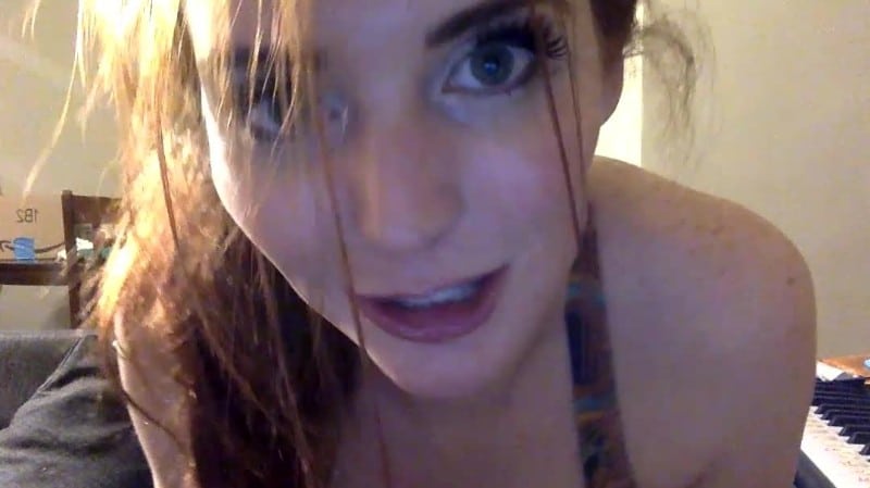 veronicaricci - Worship my sweaty post gym body sweaty socks mmmmhmmm 1