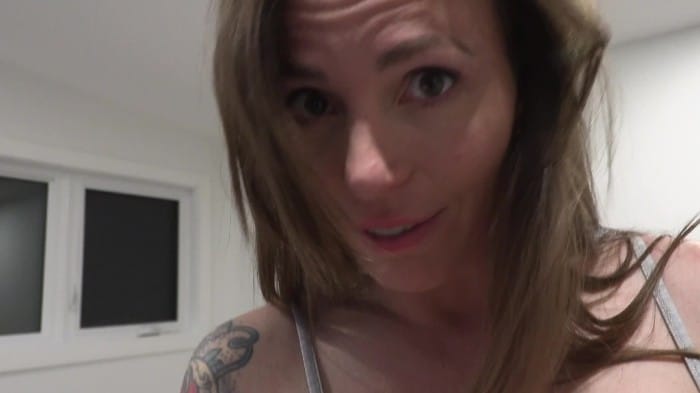 Yogabella - Unshowered Free Use Mommy 1