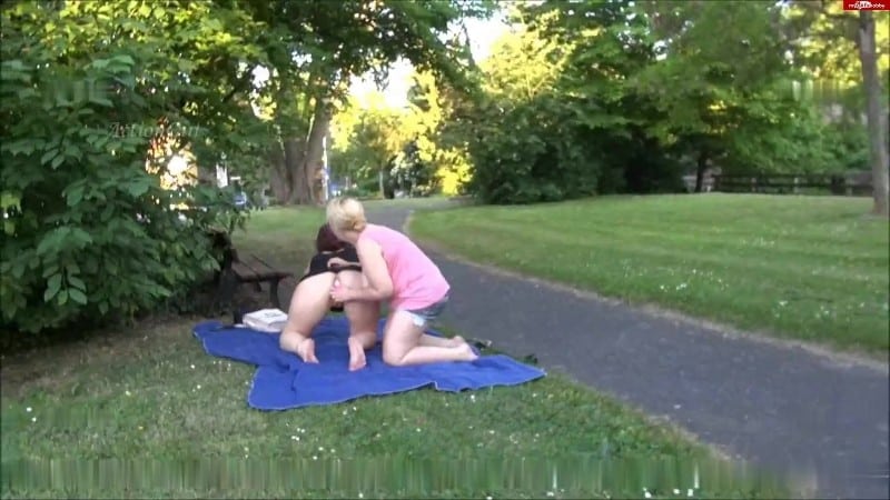 ActionGirl - Arschgeplugte Popp-Sylvie 3