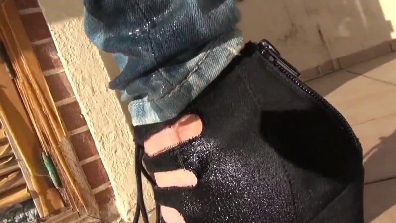 Alexandra-Wett - Jeans-Piss Orgasmus - Wenn die Blase randvoll ist 2