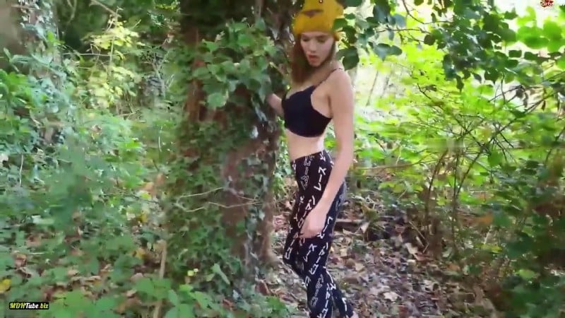 Anne-Eden - Fotoshooting artet voellig aus 16