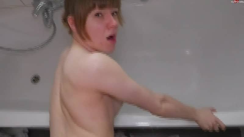 Anne-Eden - Psst - heimlich im WG Badezimmer gefickt 4