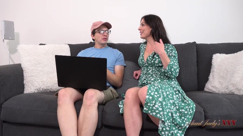 AuntJudysXXX 25/11/09 Nicole Blake FullHD 1